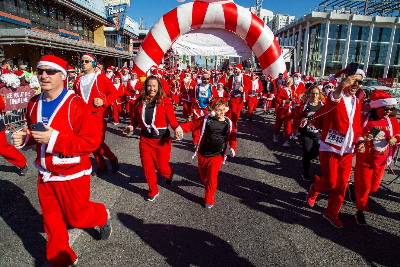 LAS VEGAS GREAT SANTA RUN RETURNS DOWNTOWN WITH ROUSING CROWD